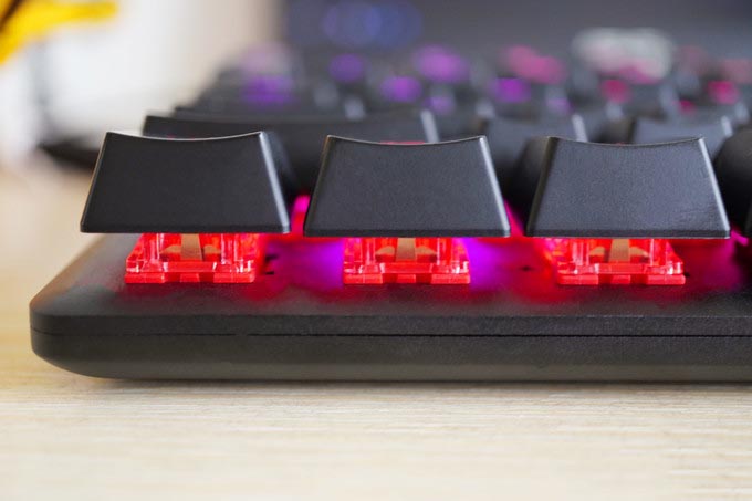 輕質反饋快,光效“誠”會玩——HyperX阿洛伊起源競技版紅軸鍵盤