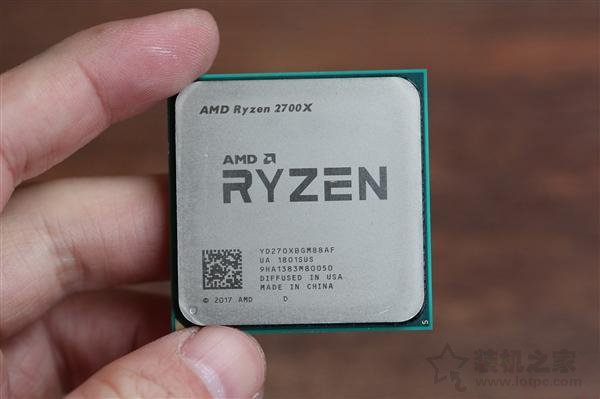 AMD銳龍Ryzen7 2700X盒裝自帶CPU散熱器嗎？自帶散熱器夠用嗎？